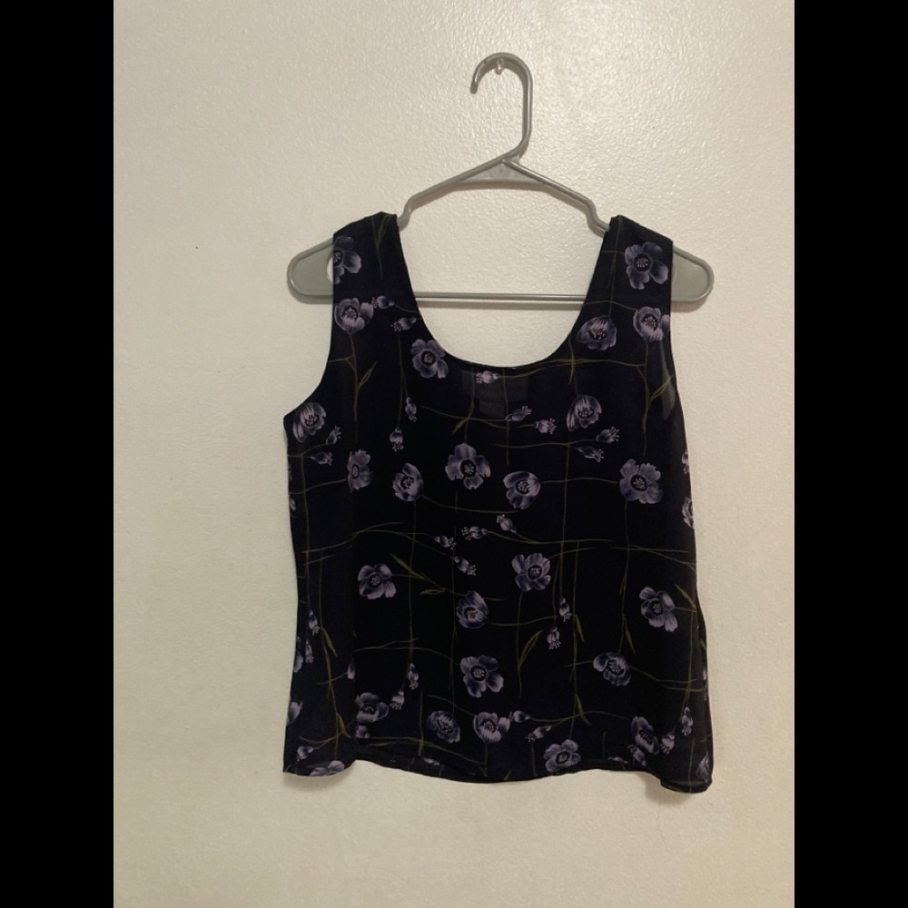 Nygärd purple sleeveless flower top